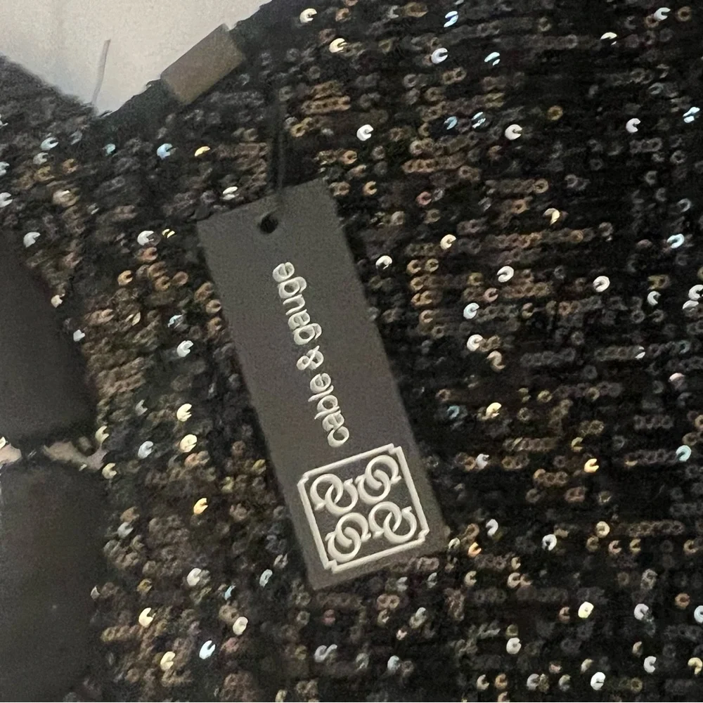 Cable & Gauge Ombré Sequin Top - NWT - Picture 4 of 6